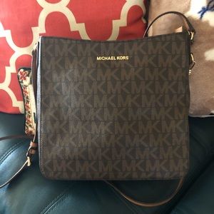Michael Kors Large Jet Set Crossbody Bag Brown